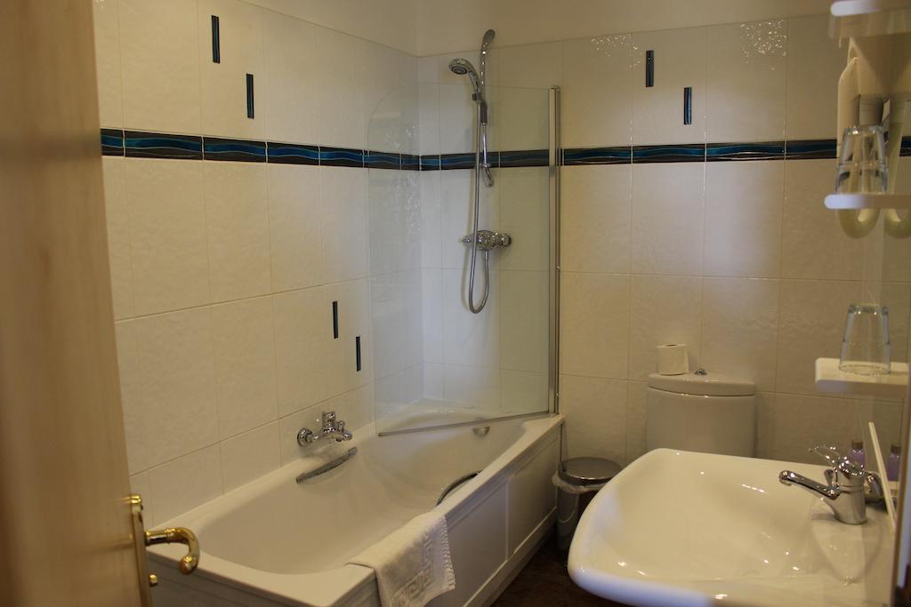 Kildonan Hotel Room photo